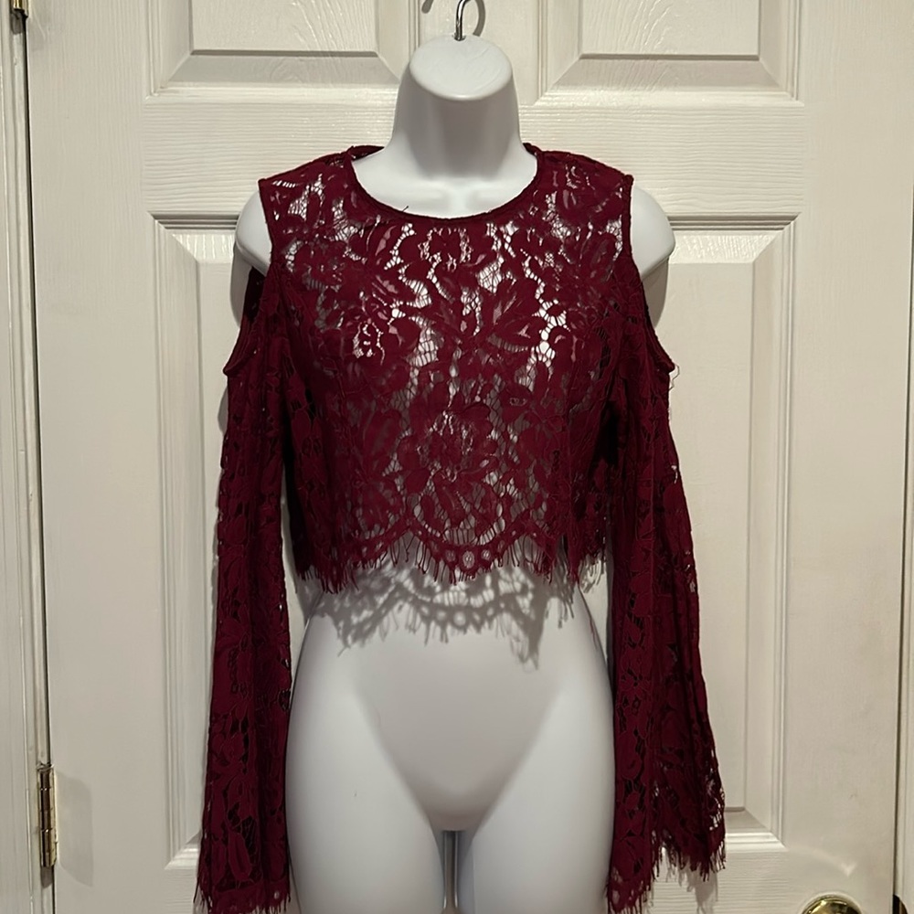 Do+Be Burgundy Lace Cold Shoulder Crop Top Sz M